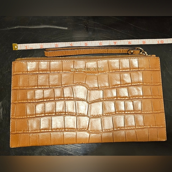 Textured Leather Michael Kors Luggage Colored Wristlet - Picture 5 of 6